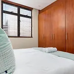 Eden On The Bay Beachfront Apartment No Loadshedding